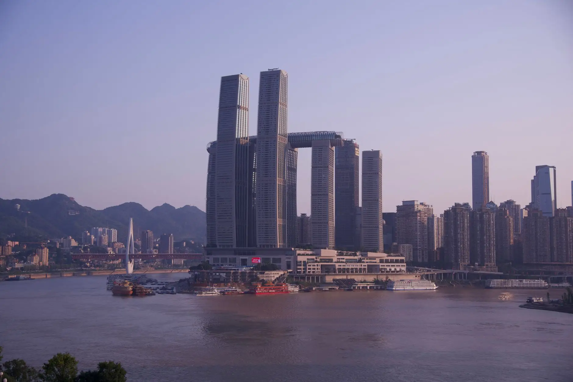 2025年工业电源行业技术标准更新要点及合规应对