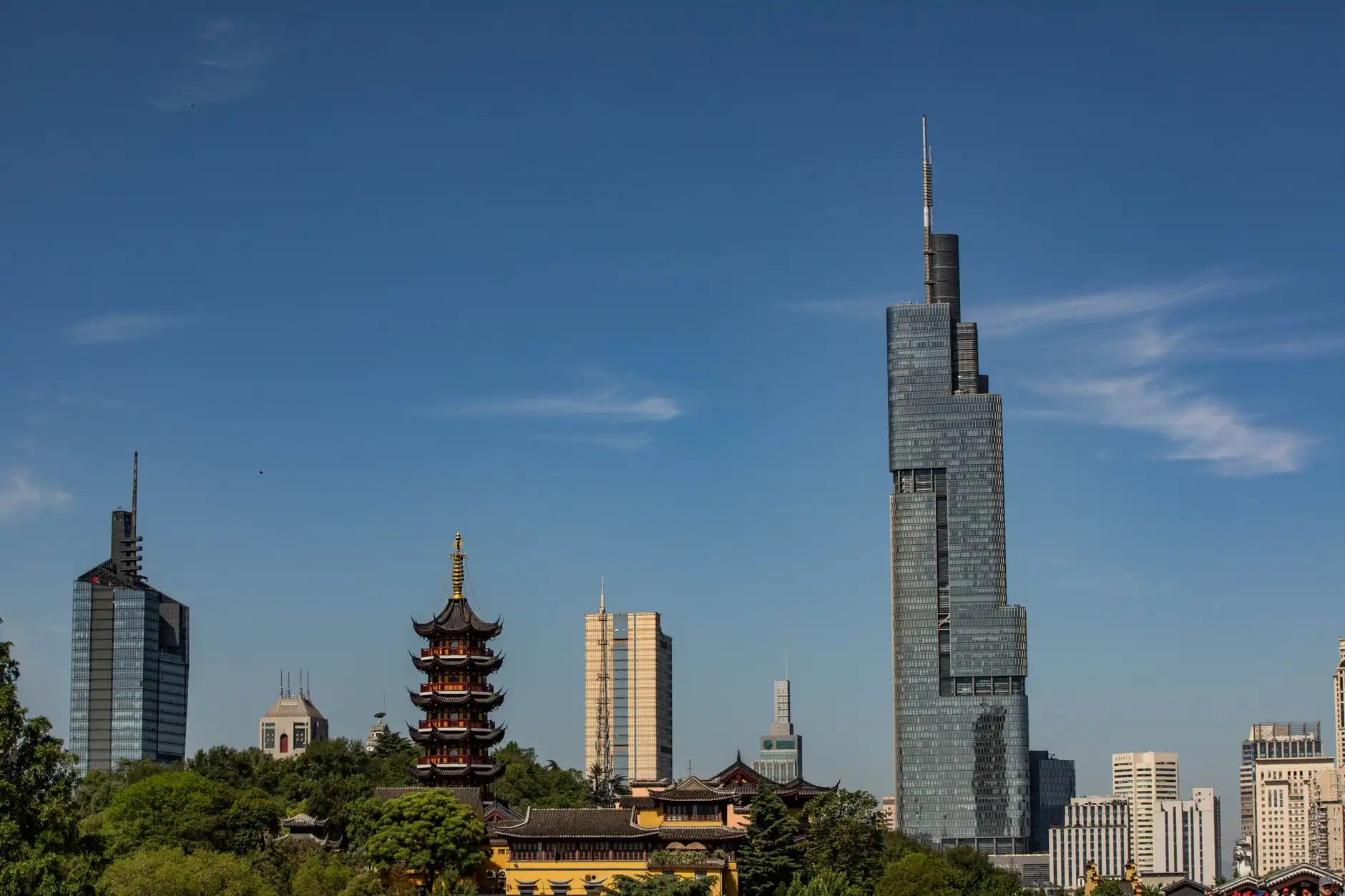 工业开关电源在自动化控制柜中的选型与技术要点分析