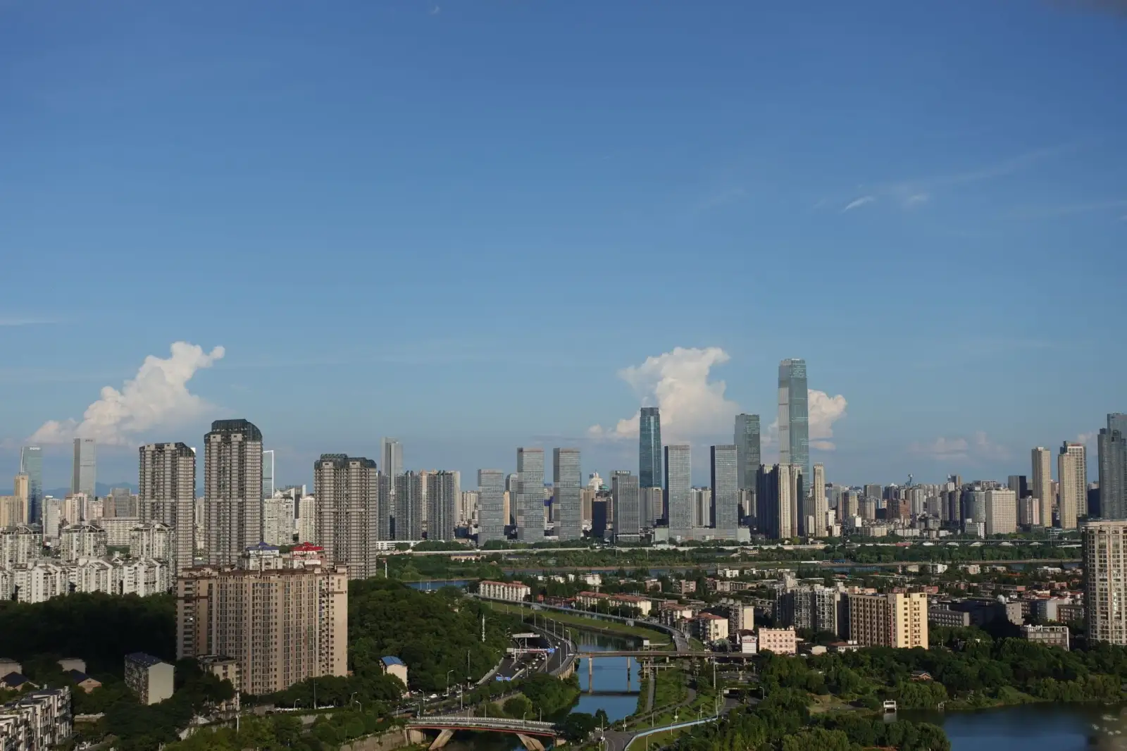 工业电源模块在自动化控制柜中的选型要点与适配性分析