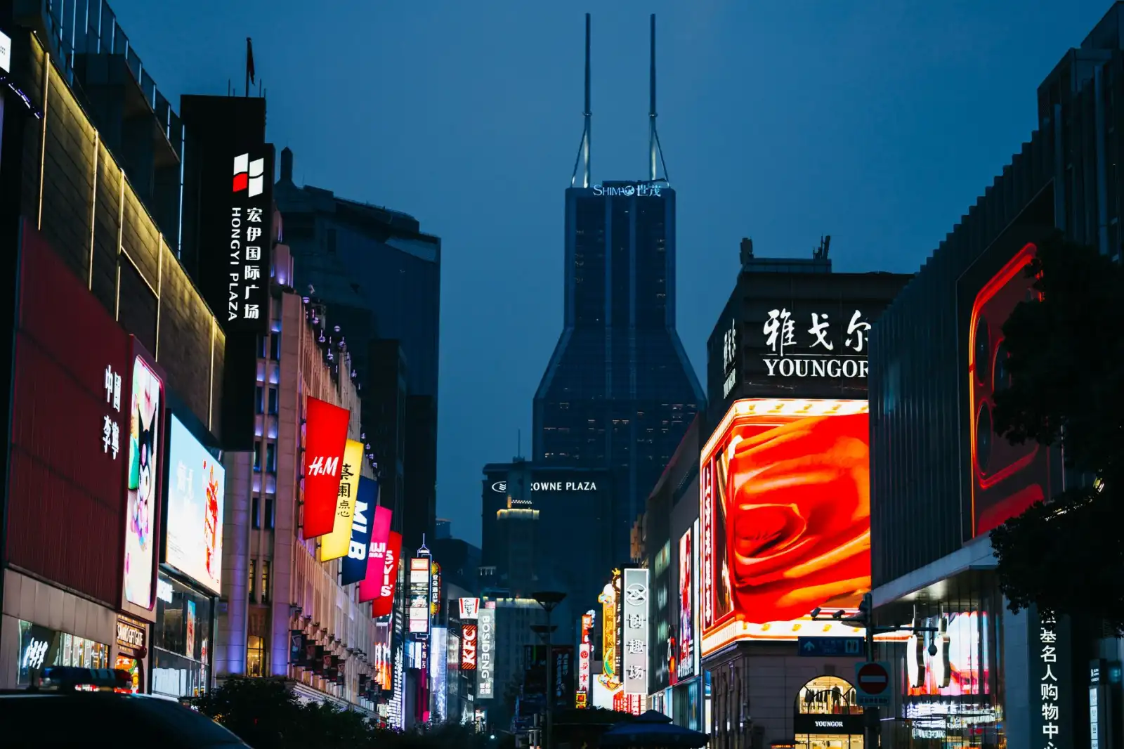 工业开关电源在自动化控制柜中的选型要点与性能对比分析