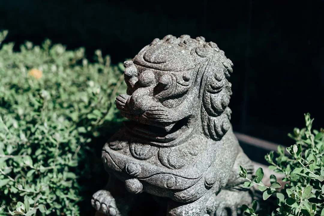 工业电源模块选型指南：导轨电源与开关电源性能对比分析