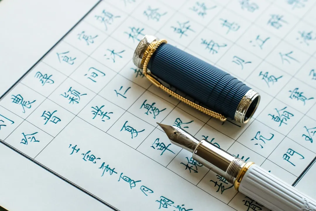 导轨电源与开关电源模块对比：工业设备制造商如何选择供电硬件