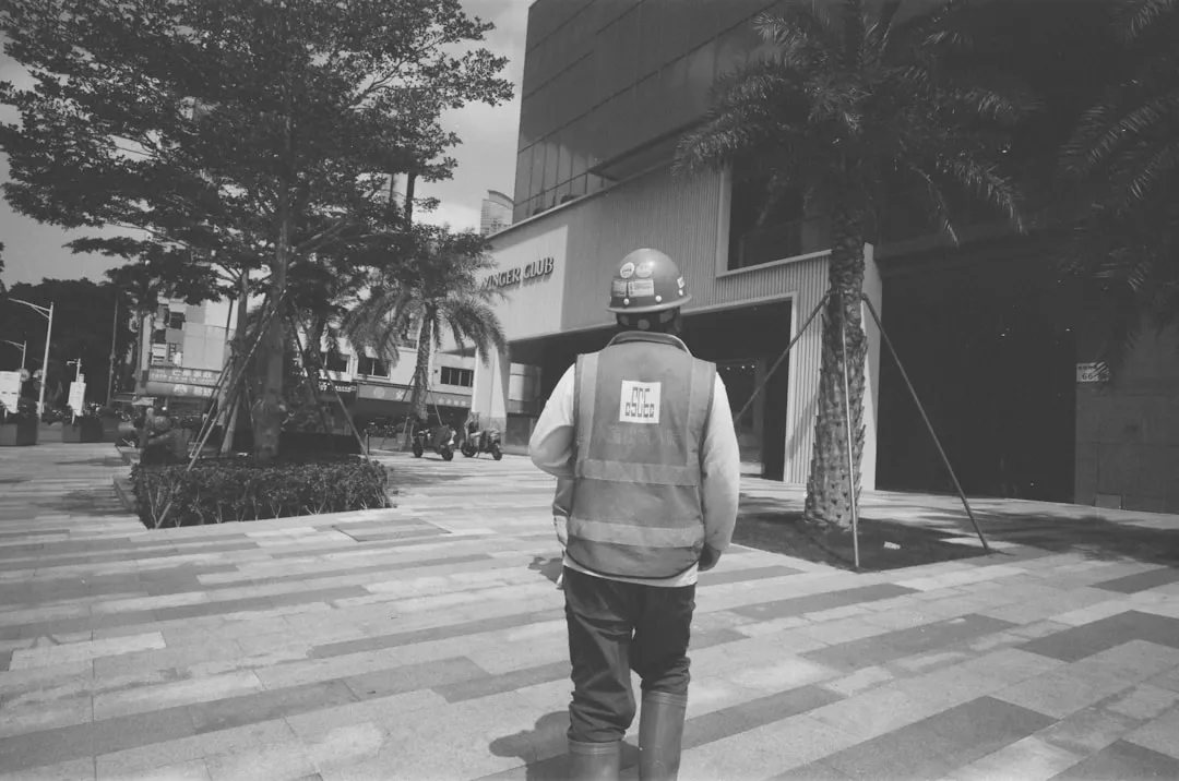 音迪娱工业电源模块在设备制造中的稳定性保障方案
